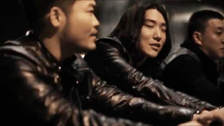 [Resim: tumblr_lkkx81pjRS1qchd7i.gif]