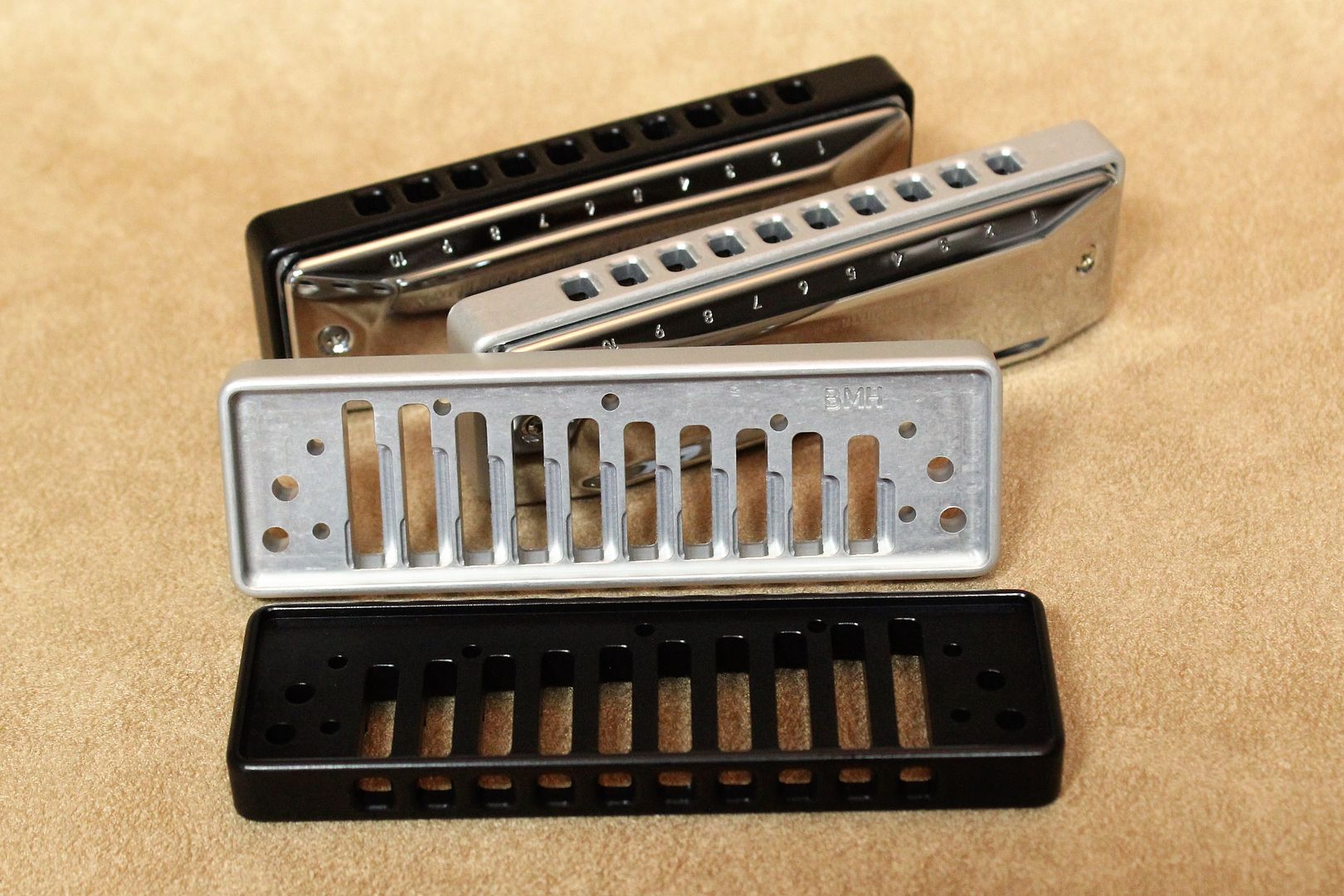 SUB-30 with Black and Clear Anodized Aluminum Combs photo D_zpsww94xdyu.jpg