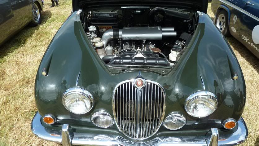 JagEngineBay.jpg